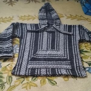 Source Unknown Black and Gray V-Neck Sweater